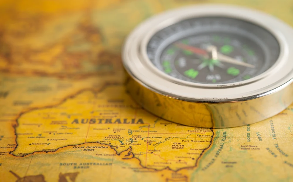 Timeline graphic of the Australia visitor visa steps from application to decision for UAE residents