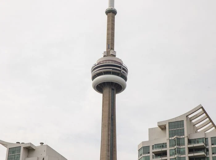 Canada visit visa destination image showing the CN Tower in Toronto city centre